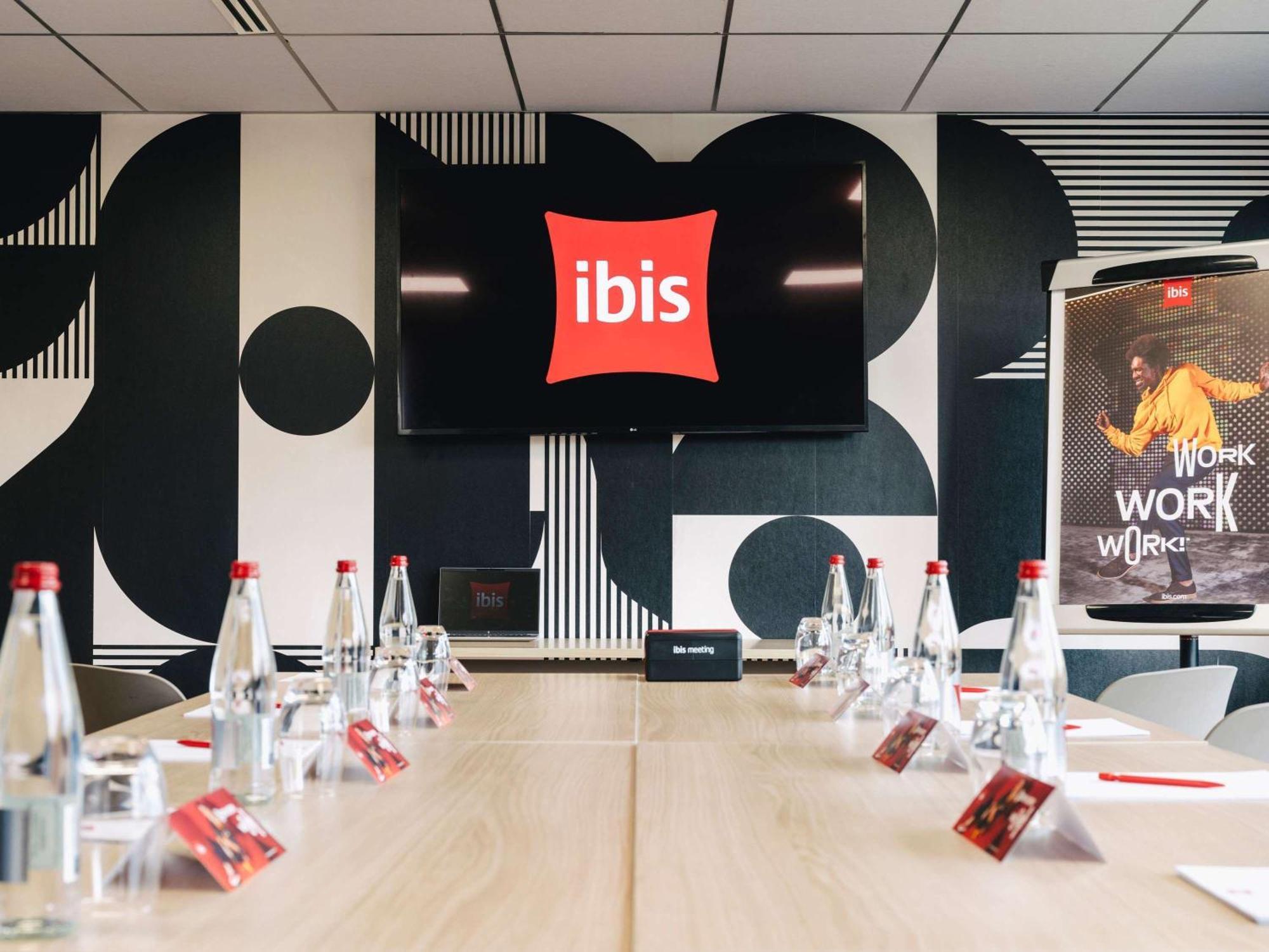 Отель Ibis Rouen Centre Rive Droite Pasteur Экстерьер фото