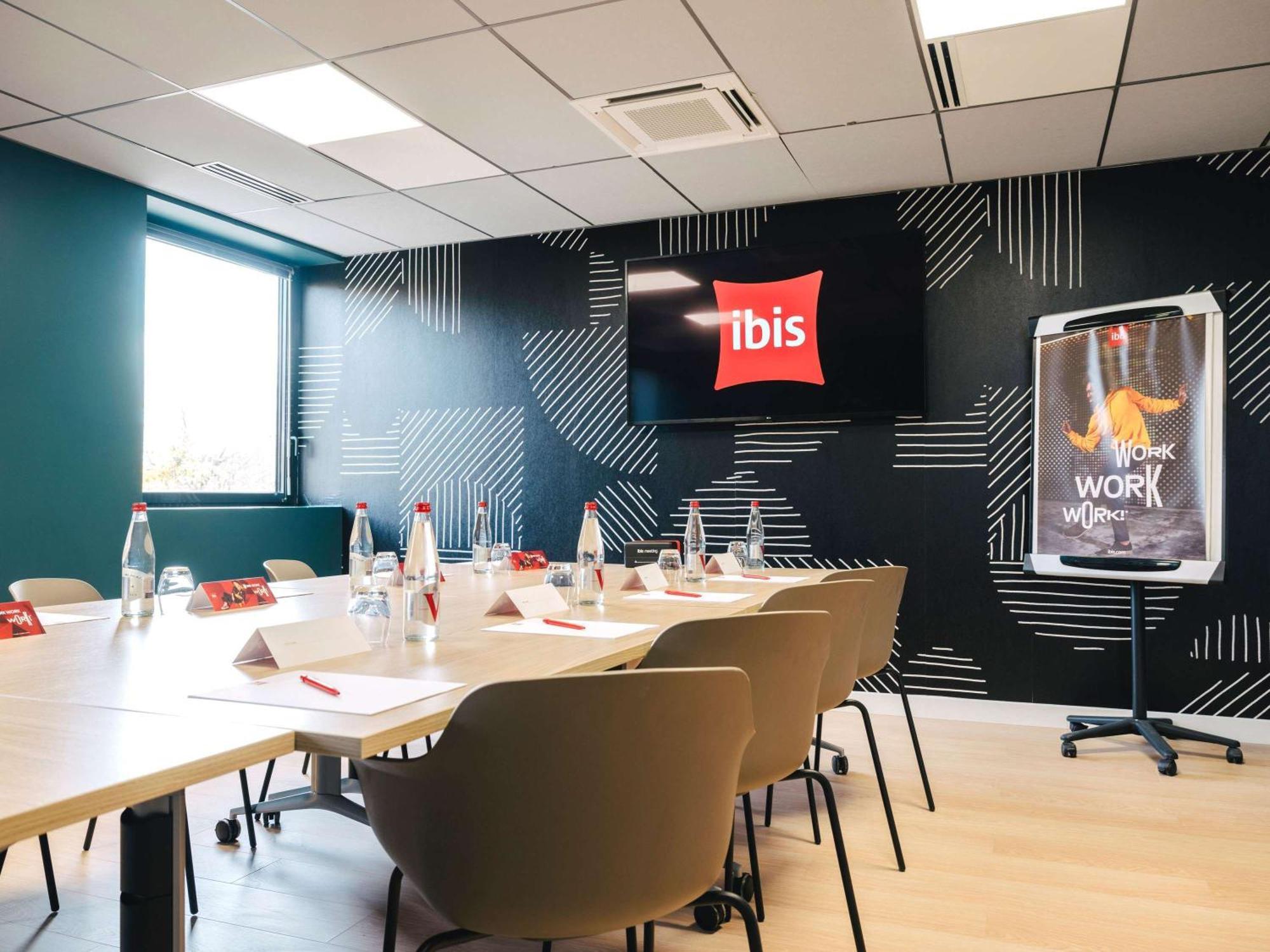 Отель Ibis Rouen Centre Rive Droite Pasteur Экстерьер фото