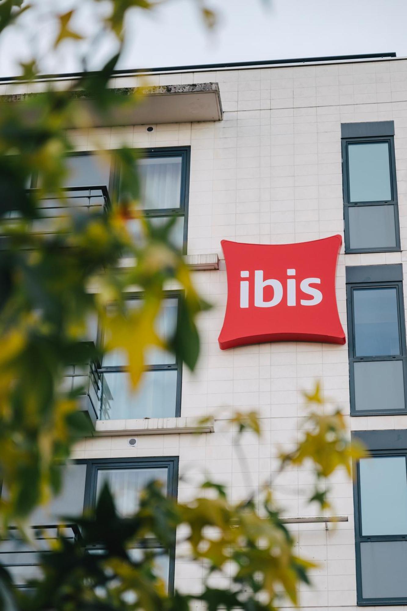 Отель Ibis Rouen Centre Rive Droite Pasteur Экстерьер фото